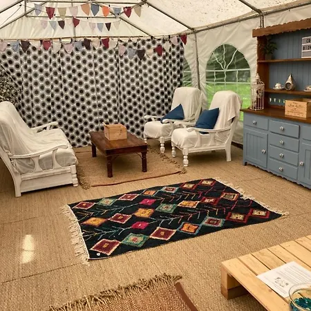 Luxe tent Au Pre Fleuri Eco Glamping *