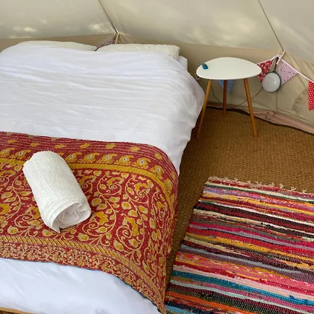 Au Pré Fleuri Eco Glamping Tente de luxe Le Lindois