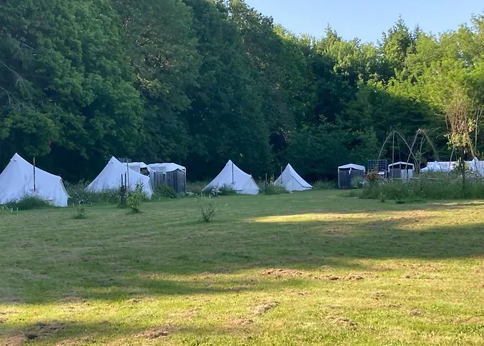 Au Pre Fleuri Eco Glamping * Le Lindois