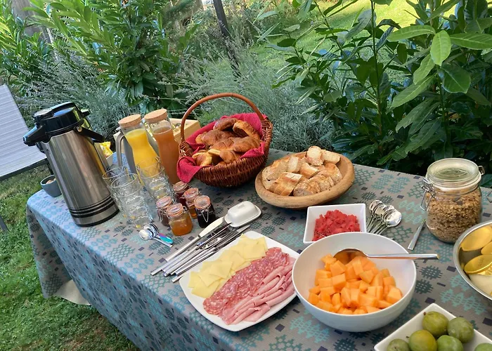 Au Pre Fleuri Eco Glamping *